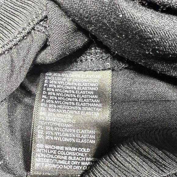 The North Face Aphrodite 2.0 Capri Pants Women’s Size Small Black NF0A2U06 - Picture 12 of 13